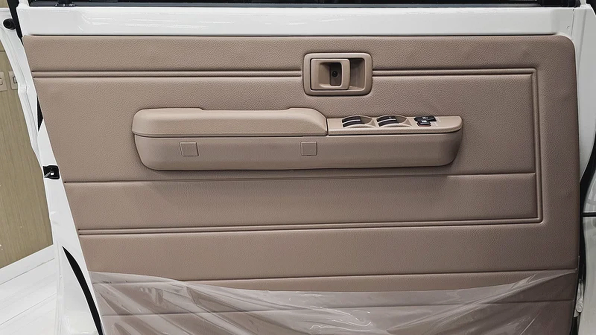 TOYOTA - LC 79 - HARD TOP - DOUBLE CABIN - UNDER WARRANTY - GCC - V4 DIESEL - 2025 - WHITE COLORE-5-5