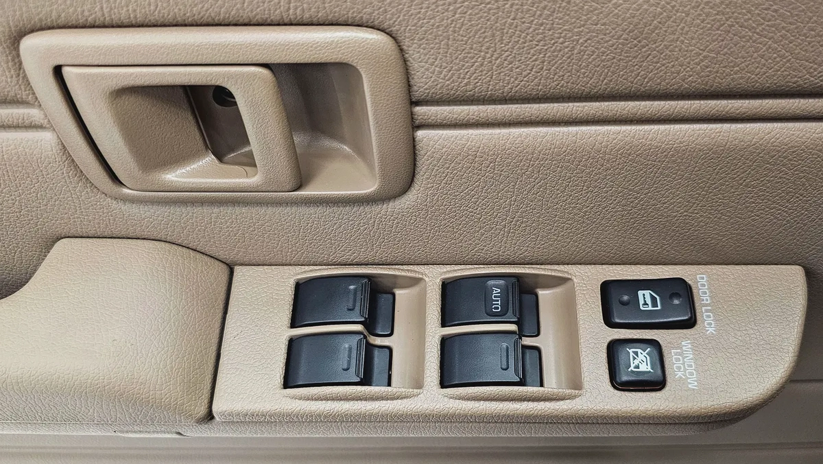 TOYOTA - LC 79 - HARD TOP - DOUBLE CABIN - UNDER WARRANTY - GCC - V4 DIESEL - 2025 - WHITE COLORE-6-6