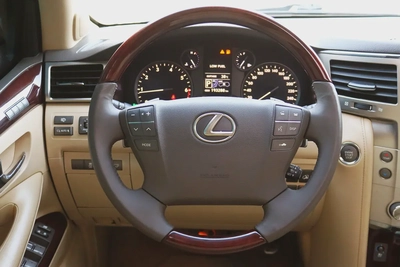 Pristine Lexus LX 570 Sport 2014 | GCC Specs | Well Maintained-17