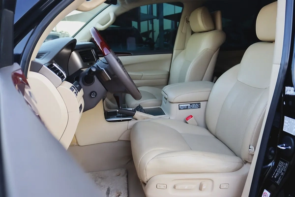 Pristine Lexus LX 570 Sport 2014 | GCC Specs | Well Maintained