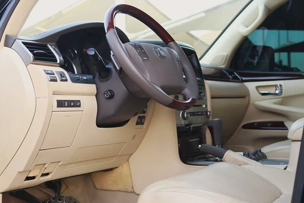 Pristine Lexus LX 570 Sport 2014 | GCC Specs | Well Maintained