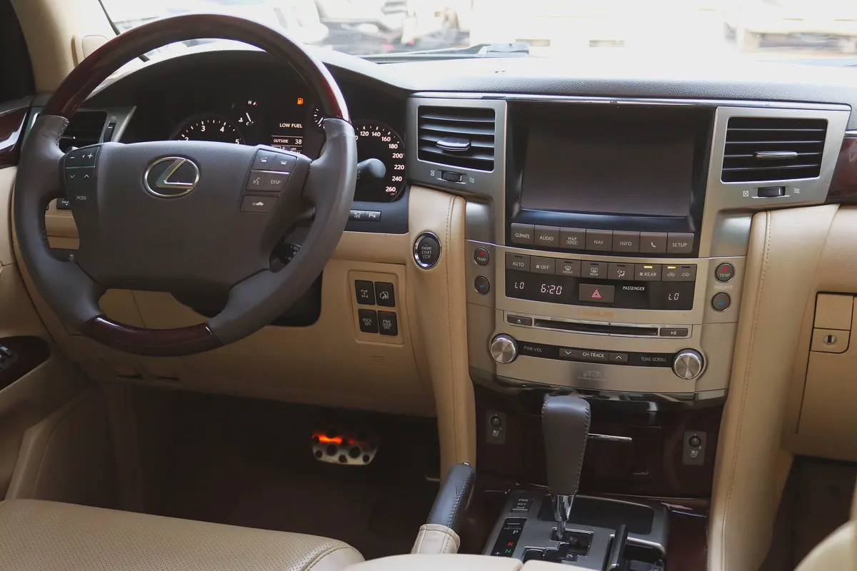 Pristine Lexus LX 570 Sport 2014 | GCC Specs | Well Maintained-15-15
