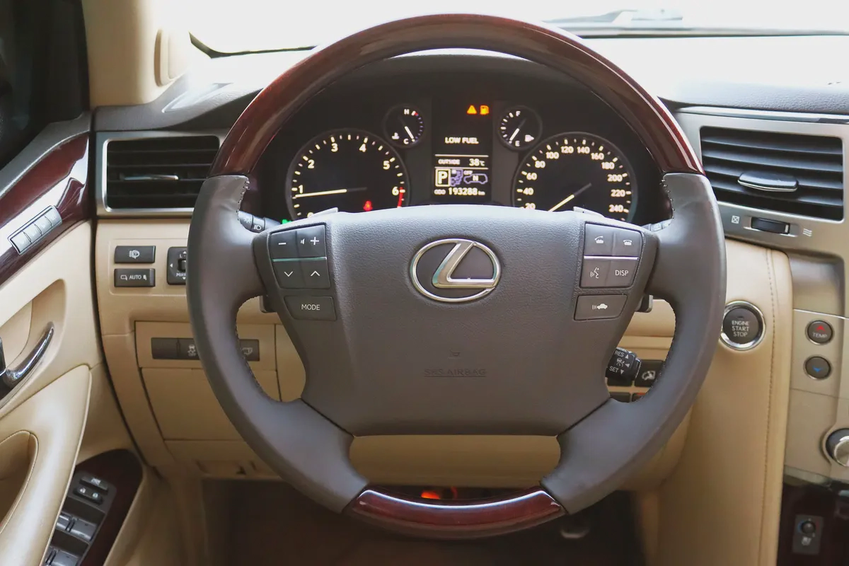 Pristine Lexus LX 570 Sport 2014 | GCC Specs | Well Maintained-17-17
