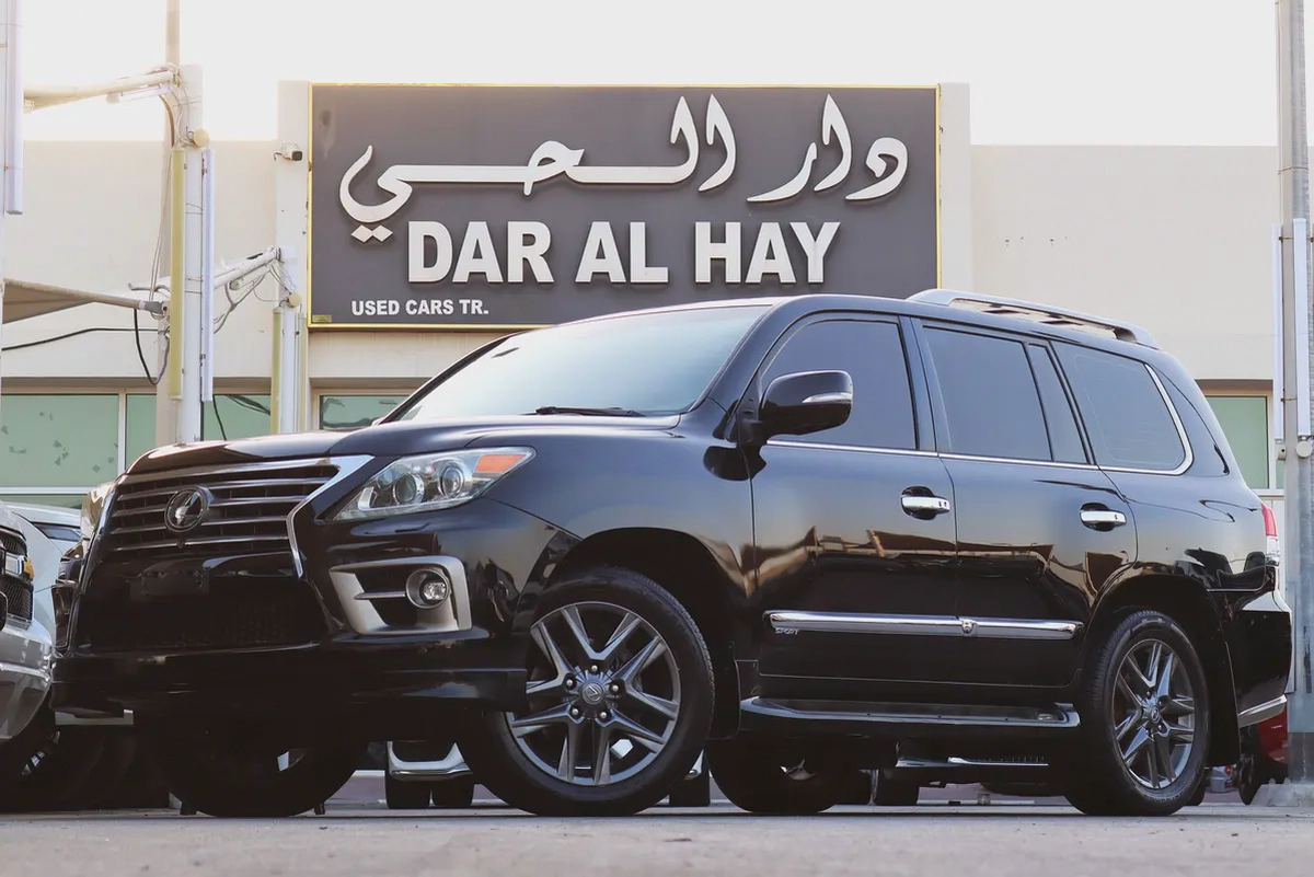 Pristine Lexus LX 570 Sport 2014 | GCC Specs | Well Maintained-0-0