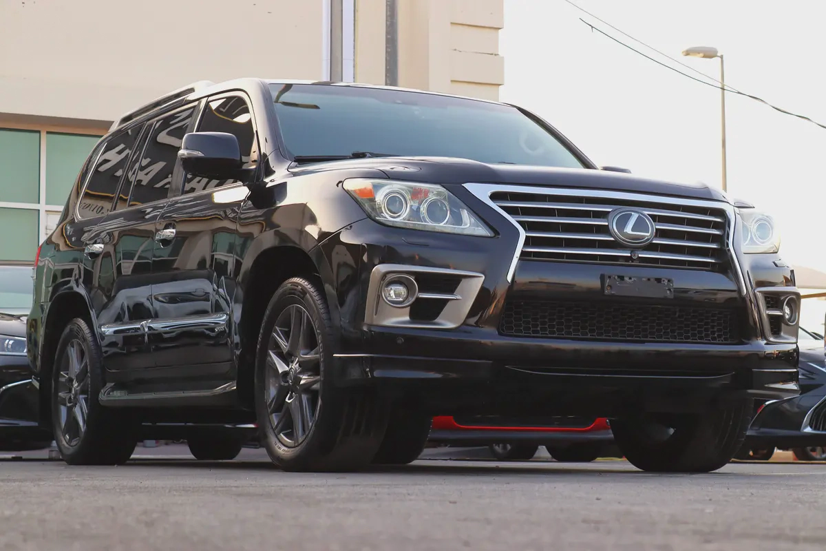 Pristine Lexus LX 570 Sport 2014 | GCC Specs | Well Maintained-2-2