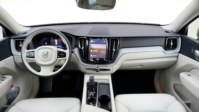 For sale Volvo XC60 B5 II Facelift, 2.0 l, 2024 in Dubai-4