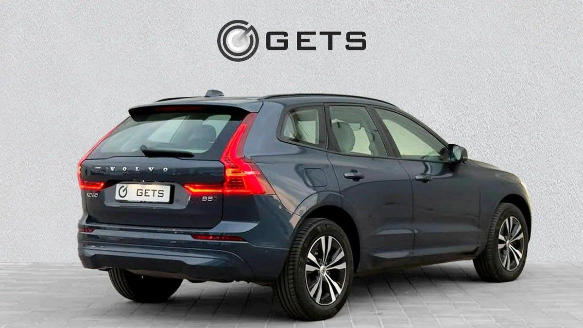 For sale Volvo XC60 B5 II Facelift, 2.0 l, 2024 in Dubai-11-11