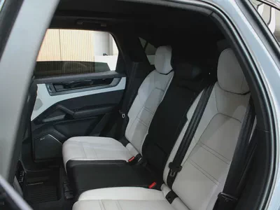 2025 - Porsche Cayenne GTS with warranty for 488,000.00 AED-12