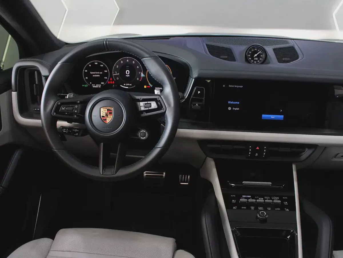 2025 - Porsche Cayenne GTS with warranty for 488,000.00 AED-15-15