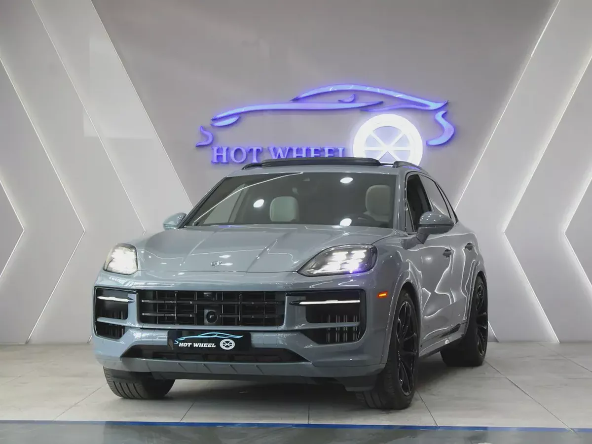 2025 - Porsche Cayenne GTS with warranty for 488,000.00 AED