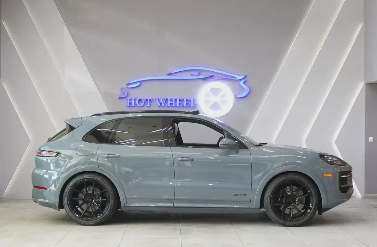 2025 - Porsche Cayenne GTS with warranty for 488,000.00 AED-5-5