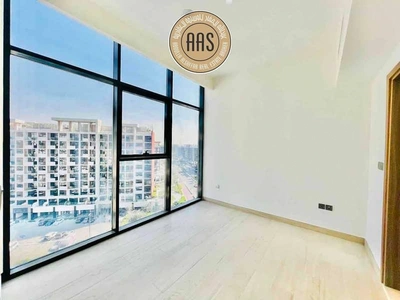 Amazing 1 B/R •• chiller free •• vacant unit •• spacious maintained-13