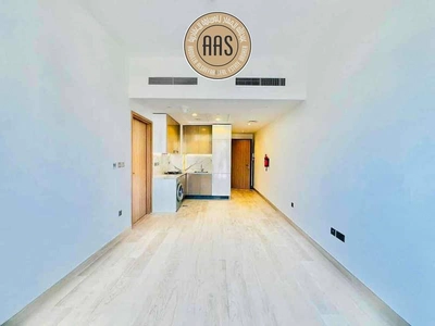 Amazing 1 B/R •• chiller free •• vacant unit •• spacious maintained-0