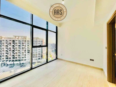 Amazing 1 B/R •• chiller free •• vacant unit •• spacious maintained-5