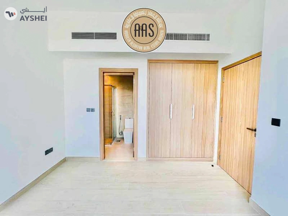 Amazing 1 B/R •• chiller free •• vacant unit •• spacious maintained-12-12