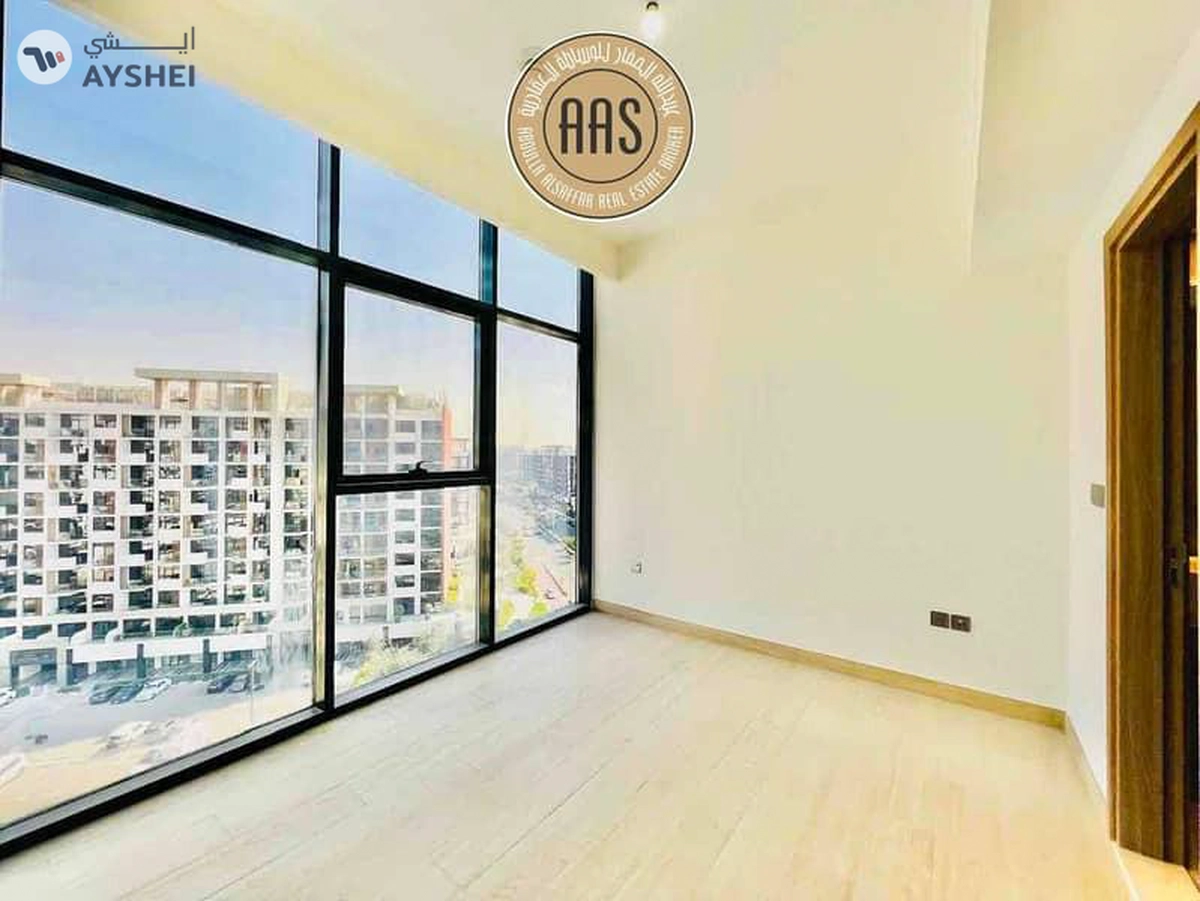 Amazing 1 B/R •• chiller free •• vacant unit •• spacious maintained-5-5