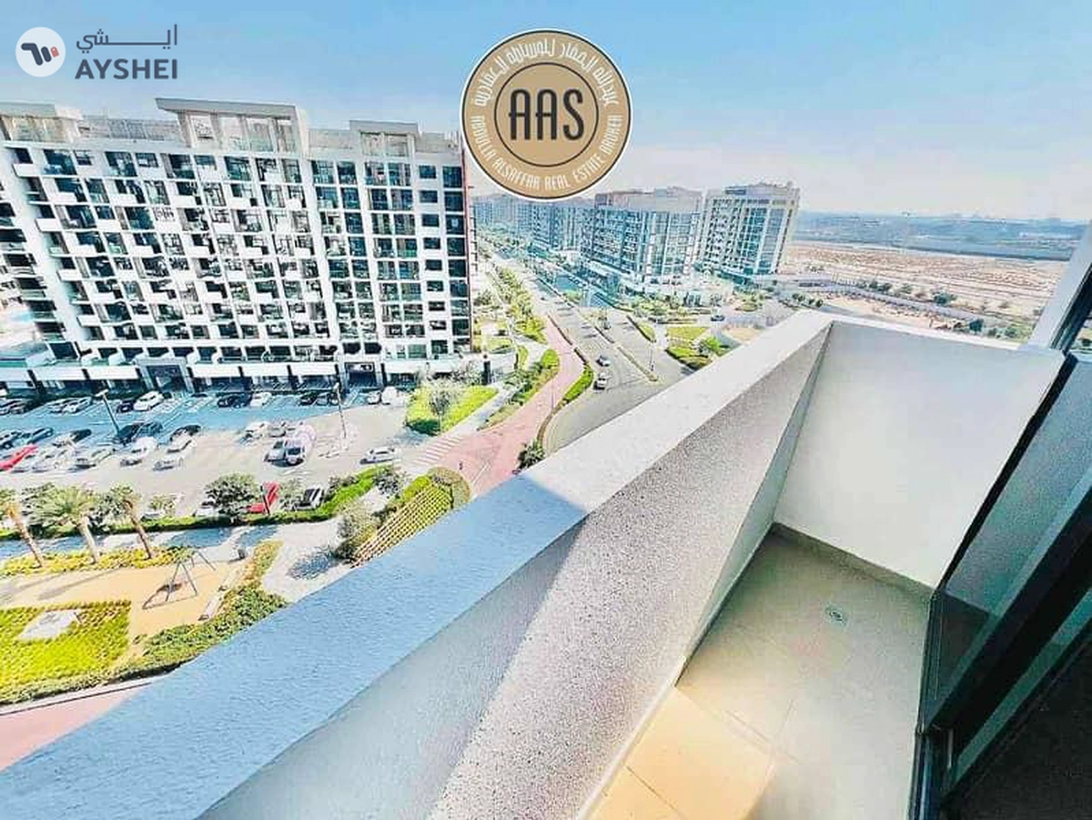 Amazing 1 B/R •• chiller free •• vacant unit •• spacious maintained-8-8