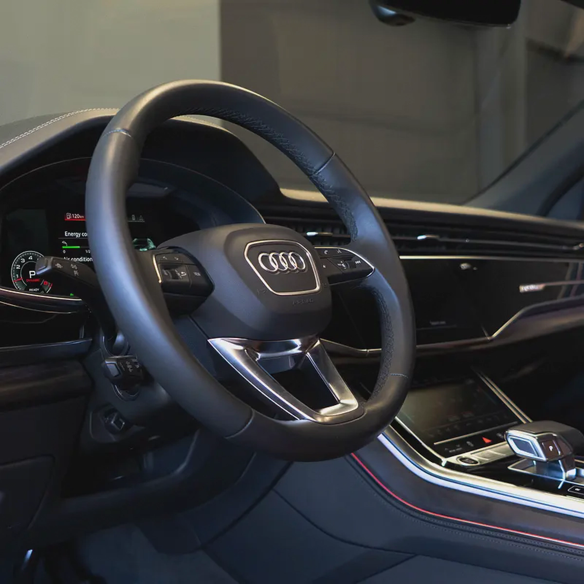 AED  3,832 PM • 0% Downpayment •  Audi Q8 55 TFSI quattro S Line • Agency Warranty-9-9