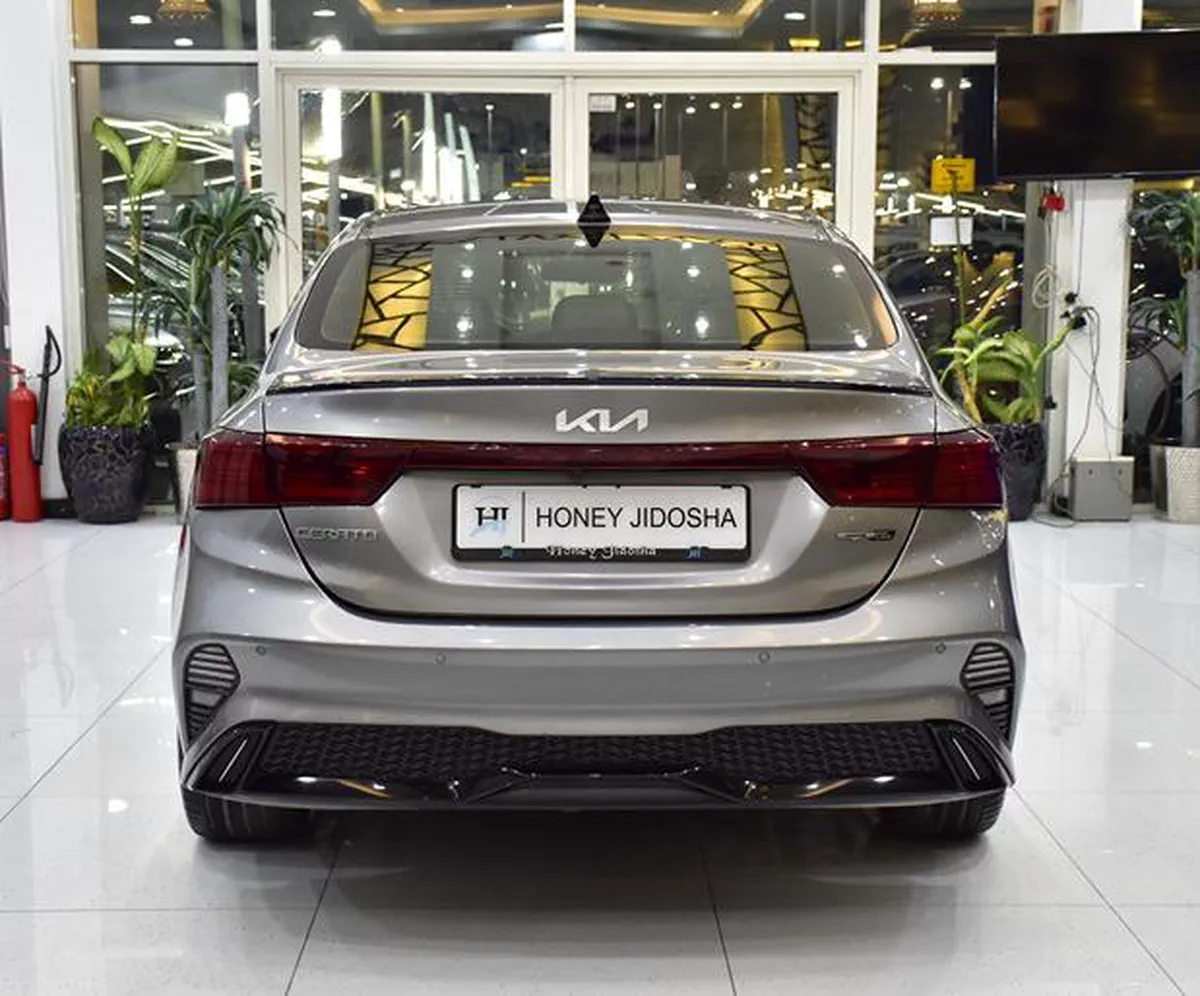 KIA Cerato GT-Line 1.6L ( 2024 Model ) in Grey Color GCC Specs-4-4
