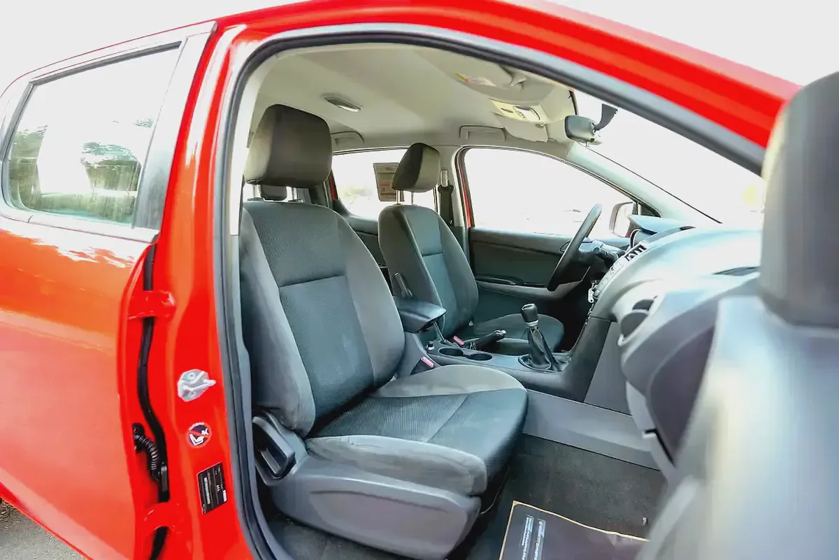 Mazda BT-50 | Double Cabin 4X2 | Manual | GCC Specs | Ref#M99655-10-10
