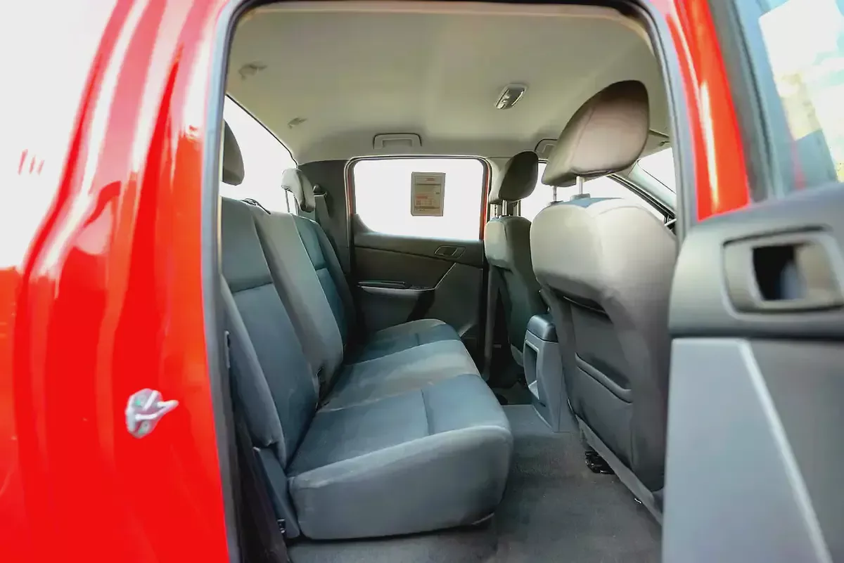 Mazda BT-50 | Double Cabin 4X2 | Manual | GCC Specs | Ref#M99655-11-11