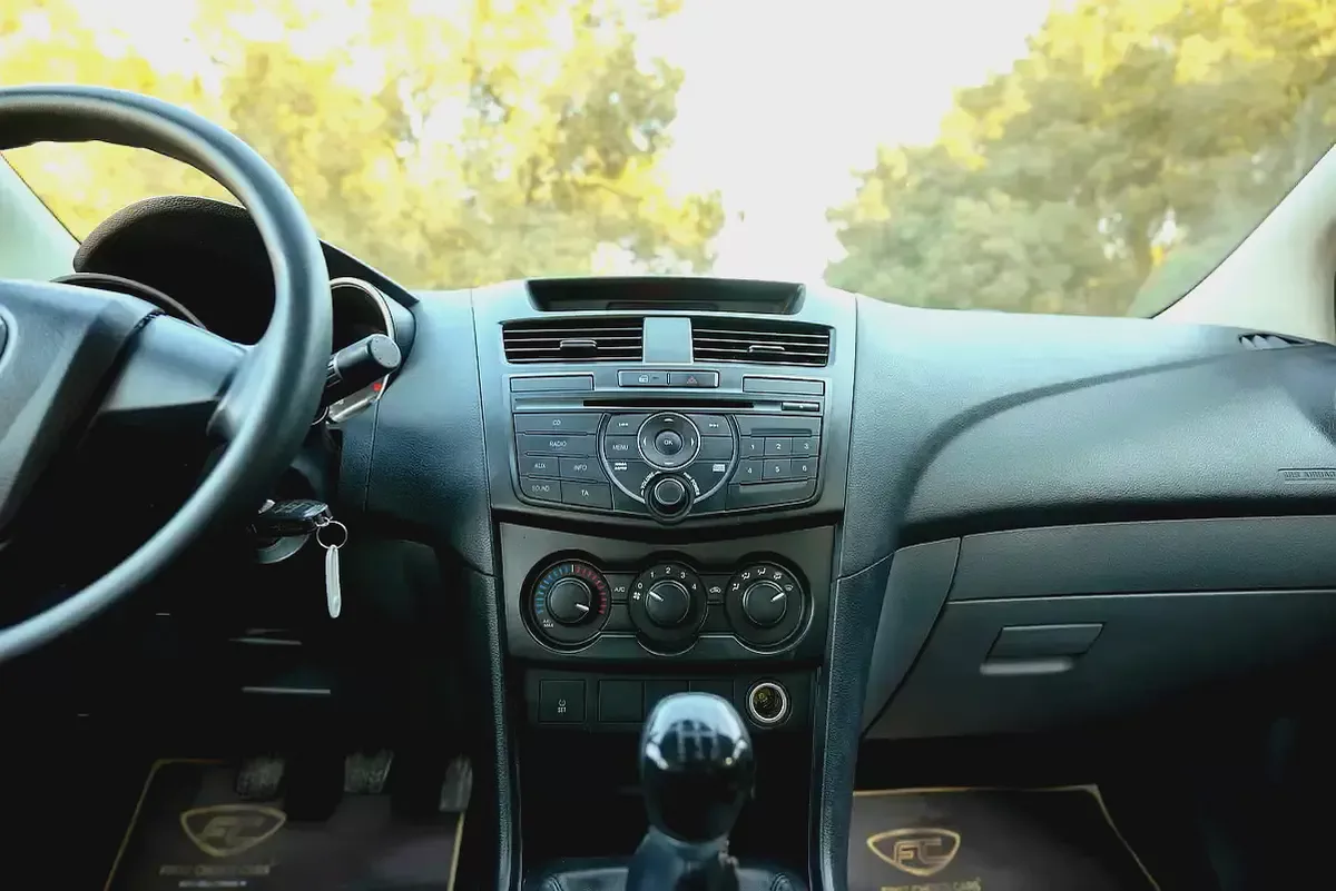 Mazda BT-50 | Double Cabin 4X2 | Manual | GCC Specs | Ref#M99655-15-15