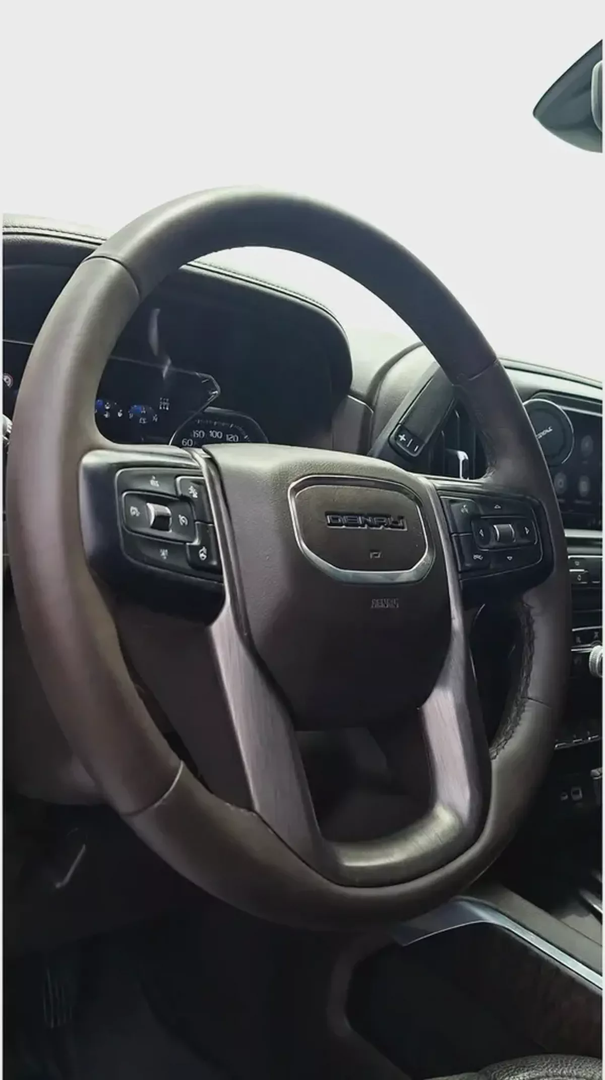 GMC Sierra denali صبغ وكاله بحاله الوكاله مالك اول-9-9