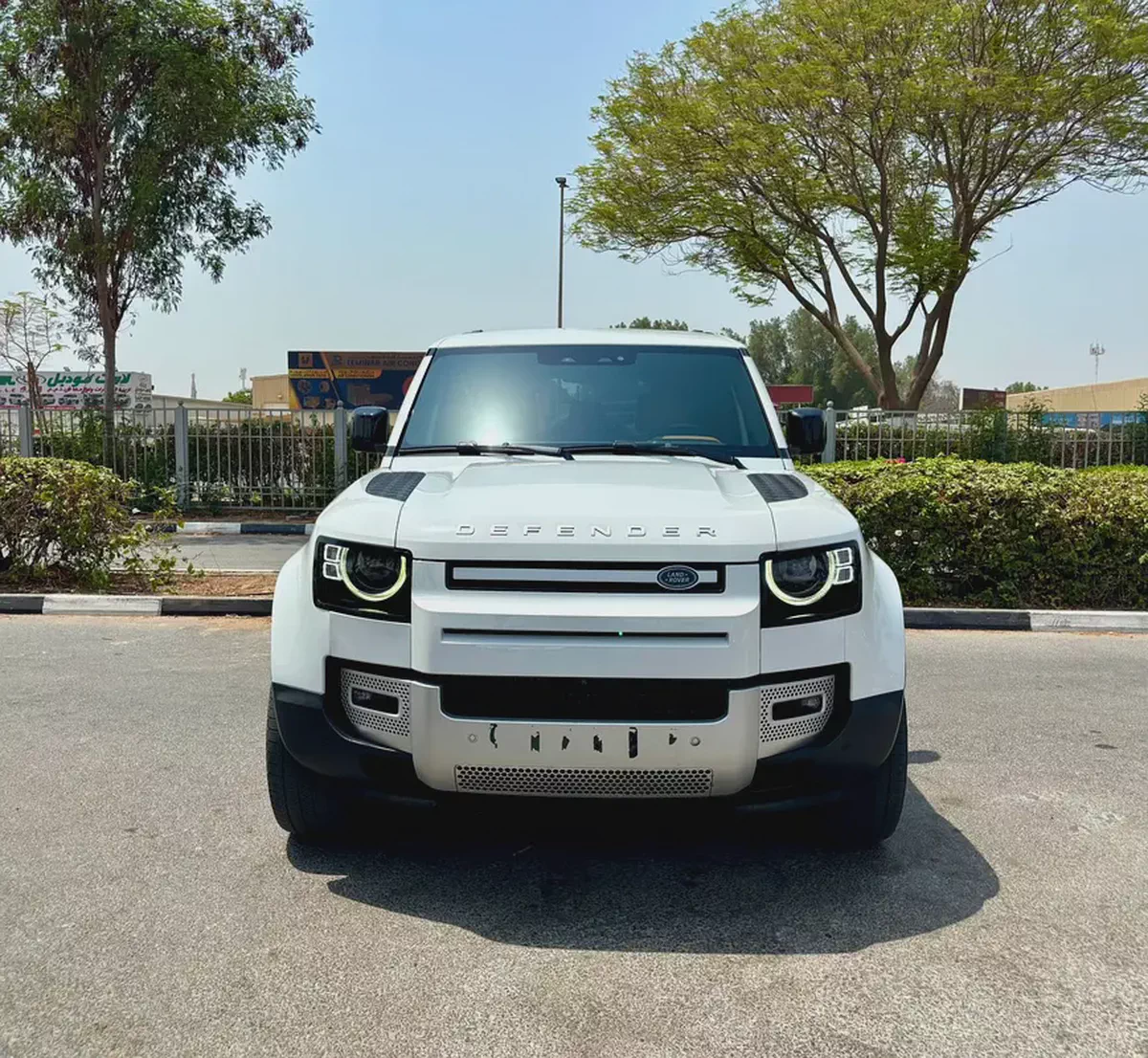 LAND ROVER DEFENDER 110 P400 HSE GCC SPECS MODEL 2024 GOOD CONDITION