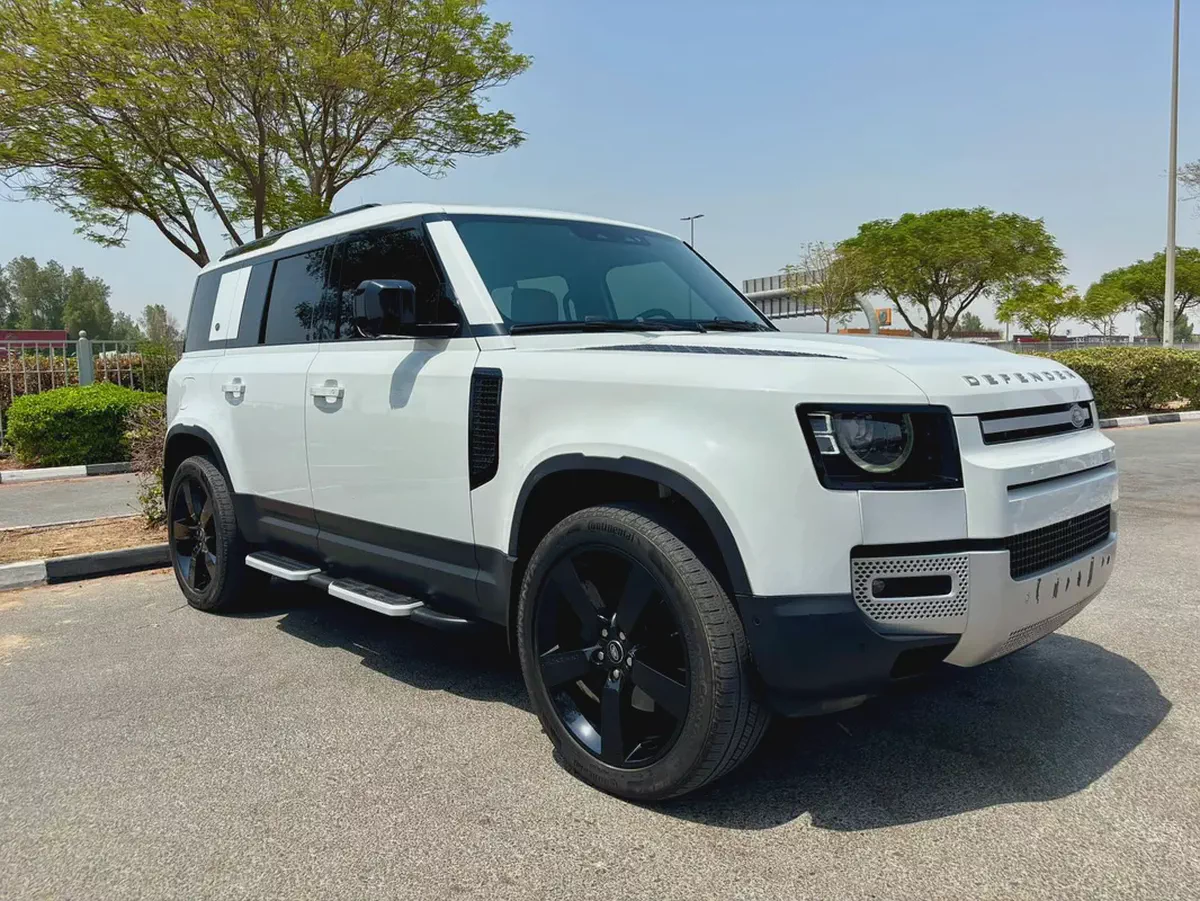 LAND ROVER DEFENDER 110 P400 HSE GCC SPECS MODEL 2024 GOOD CONDITION-2-2