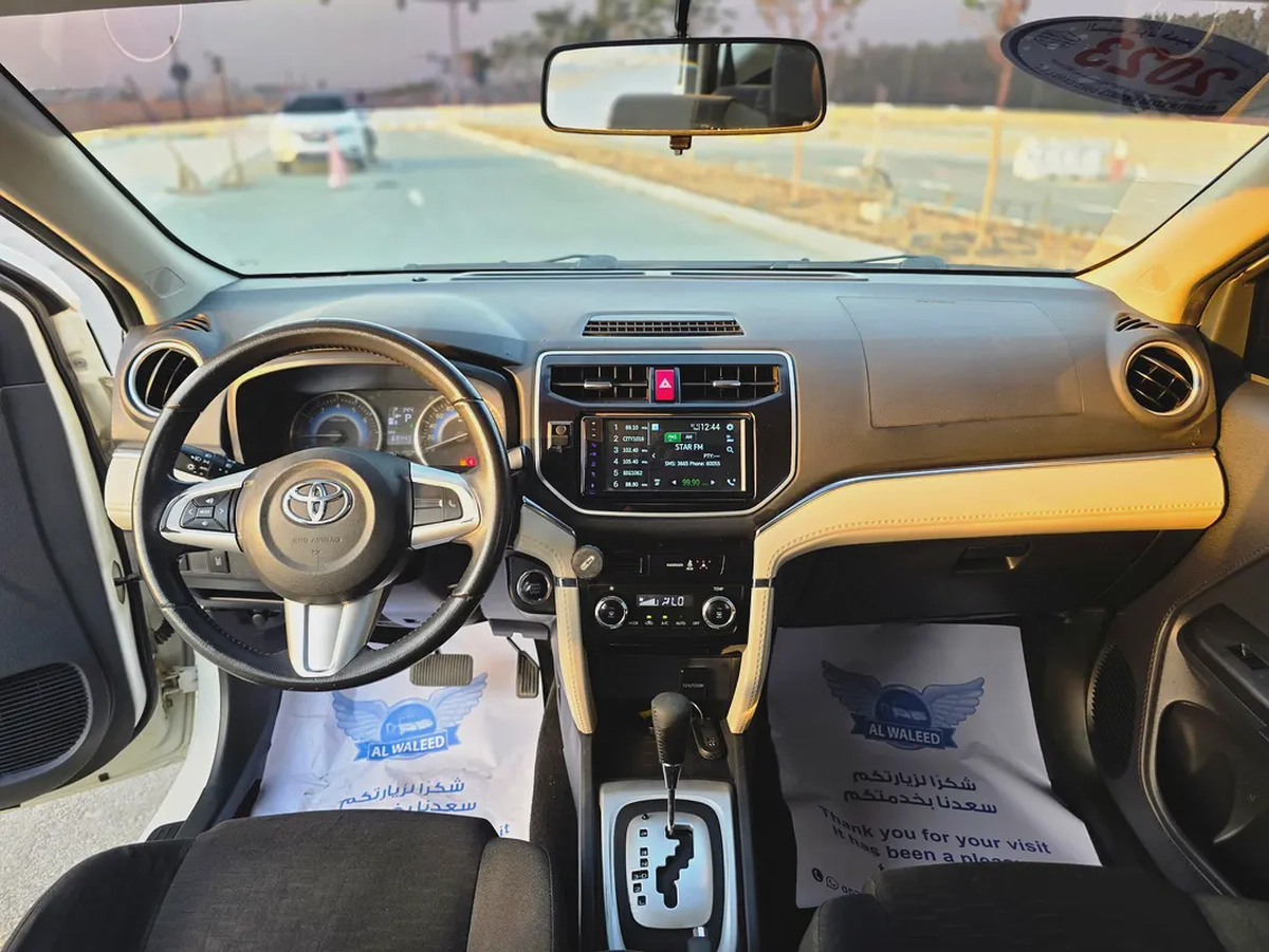 Toyota Rush GX 2023 | GCC Specs | Low Mileage | Excellent Condition-8-8
