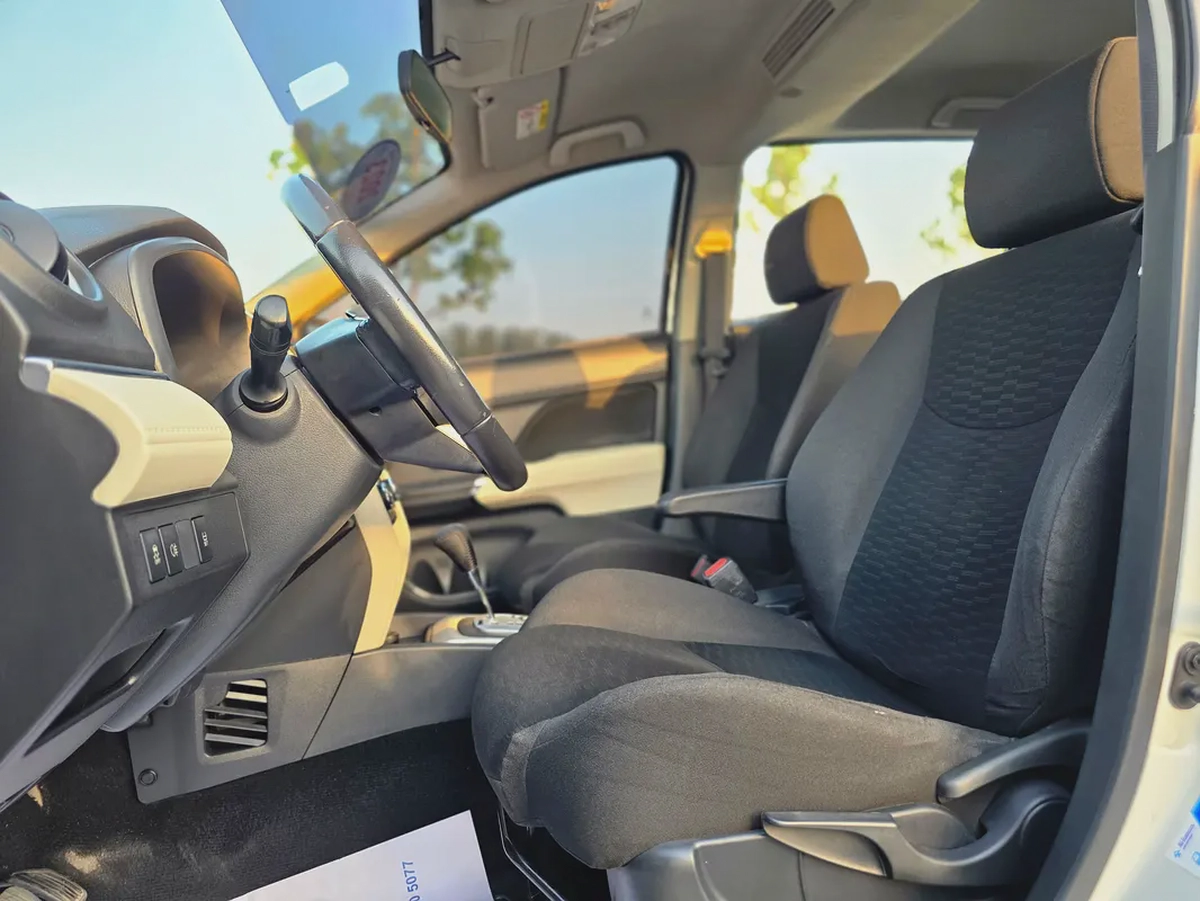 Toyota Rush GX 2023 | GCC Specs | Low Mileage | Excellent Condition-10-10