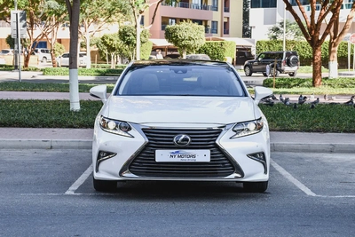 Lexus ES 350 Platinum 2017 GCC In Excellent Condition with Warranty-2