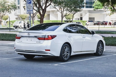Lexus ES 350 Platinum 2017 GCC In Excellent Condition with Warranty-5