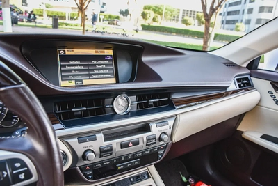 Lexus ES 350 Platinum 2017 GCC In Excellent Condition with Warranty-16