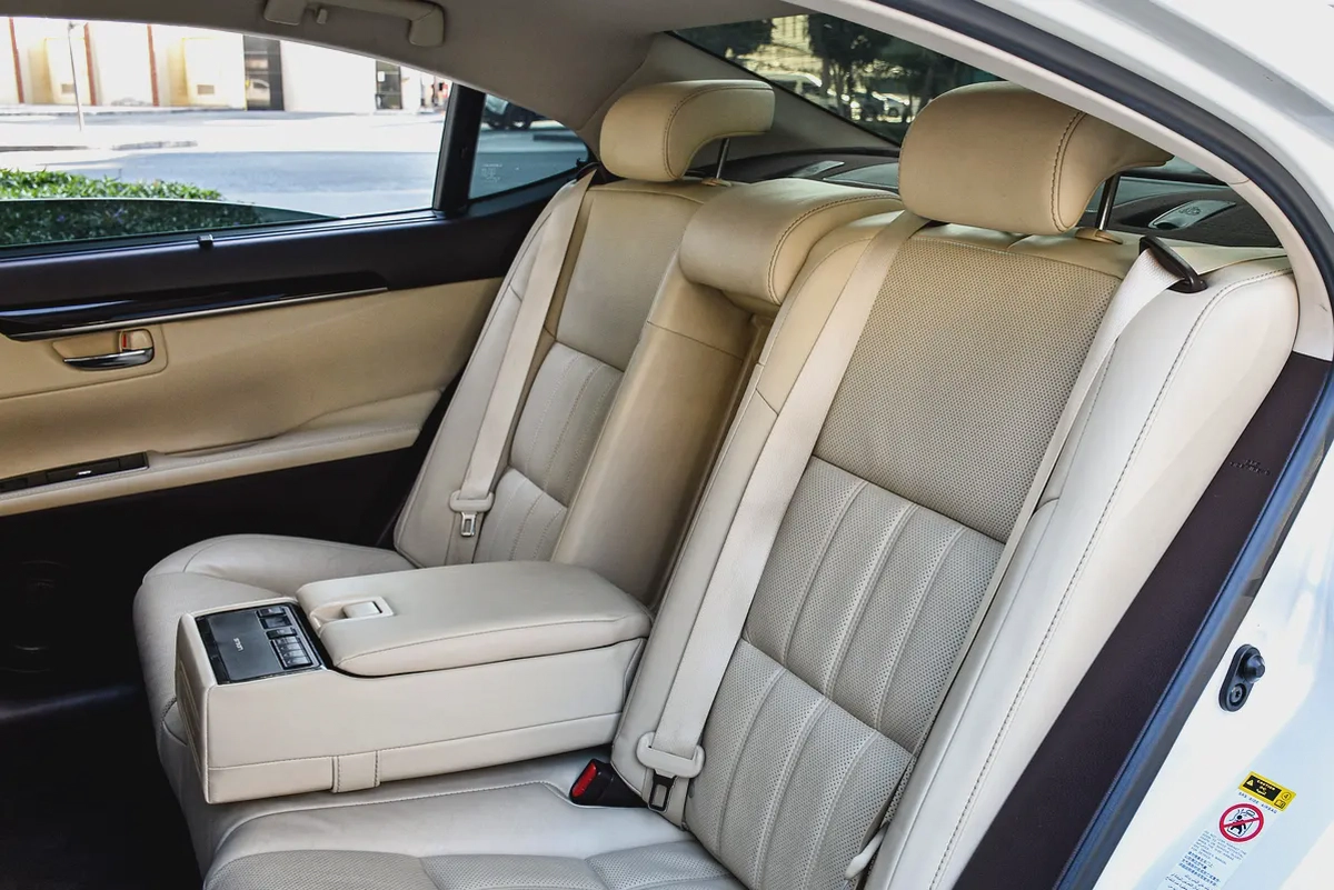 Lexus ES 350 Platinum 2017 GCC In Excellent Condition with Warranty-8-8