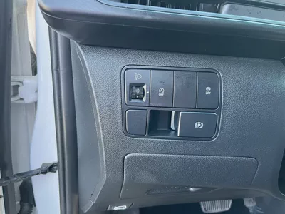 HYUNDAI STARIA-14