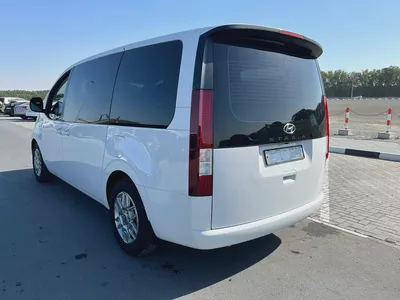 HYUNDAI STARIA-4
