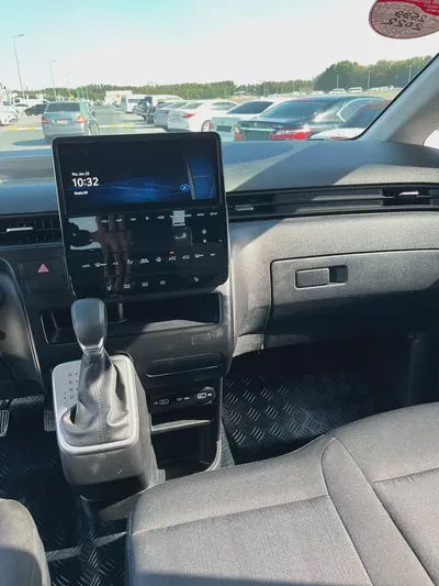 HYUNDAI STARIA-8