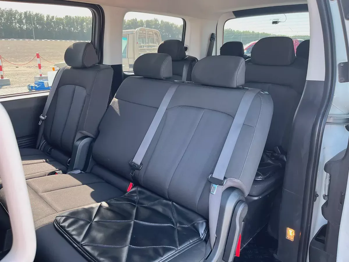 HYUNDAI STARIA-13-13