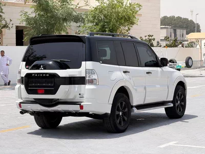 Mitsubishi Pajero 3.5L Petrol | RockFord System | Sunroof | Platinum Edition-3