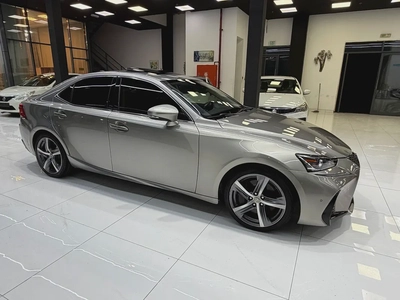 2017 Lexus IS 200t | Canadian Specs | Pristine Condition-2