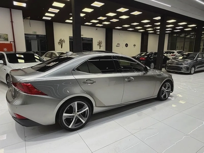 2017 Lexus IS 200t | Canadian Specs | Pristine Condition-3