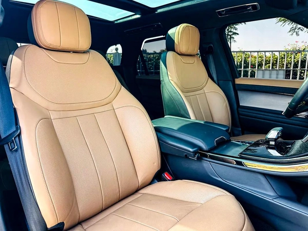 LAND ROVER SPORT DYNAMIC SE 2024 GCC (14,900KM)