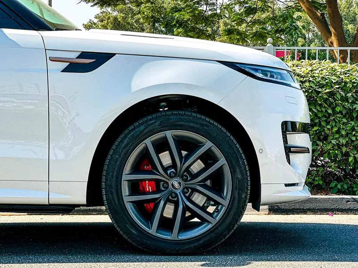 LAND ROVER SPORT DYNAMIC SE 2024 GCC (14,900KM)-6-6