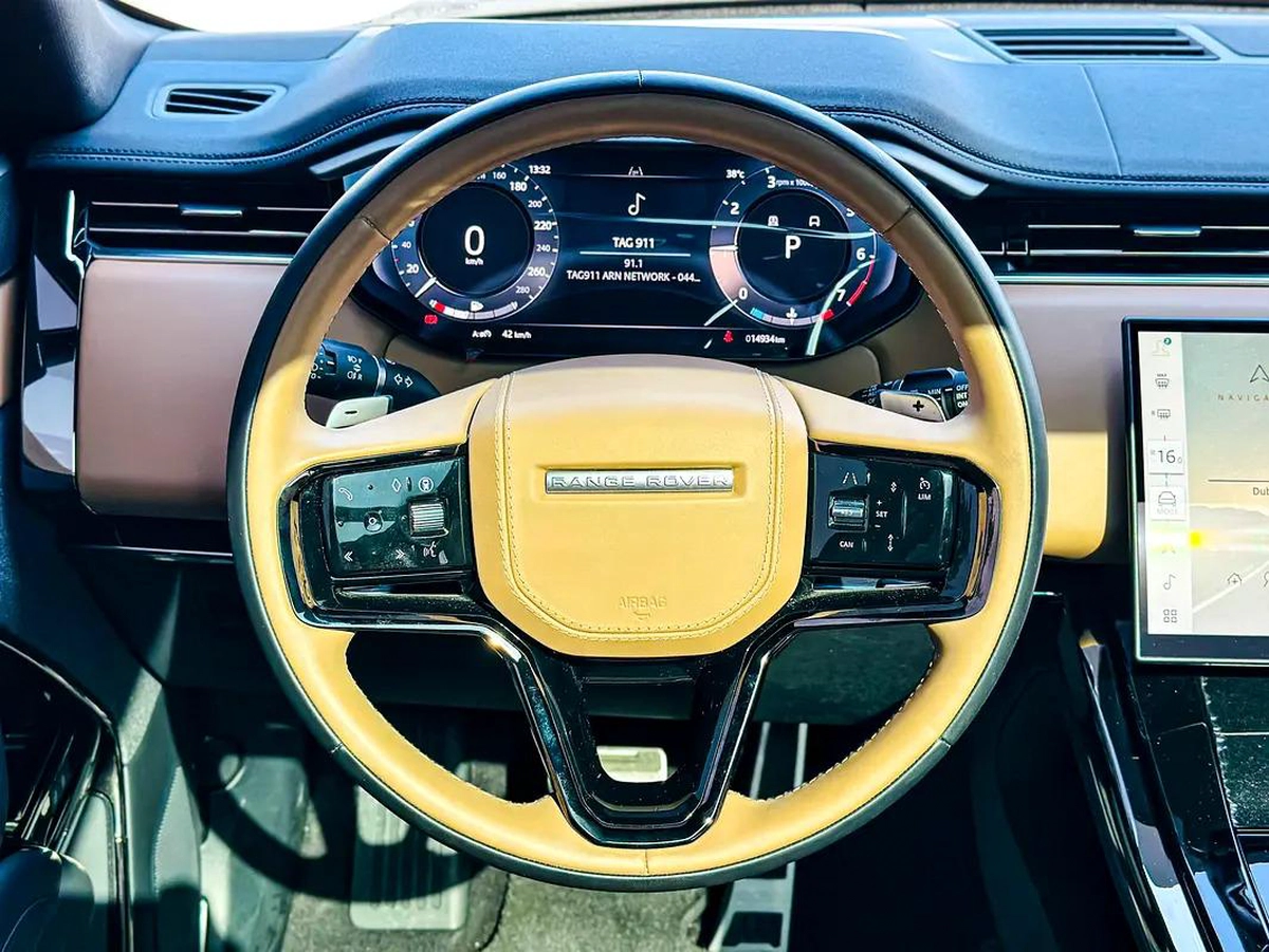 LAND ROVER SPORT DYNAMIC SE 2024 GCC (14,900KM)-3-3