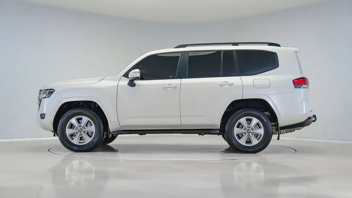 2025 Toyota Land Cruiser EXR | GCC Specs | Toyota Warranty March 2028 & Service March 2029-10-10