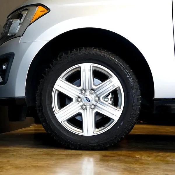 AED 1,865 pm • 0% Downpayment • Expedition XLT • Agency Warranty