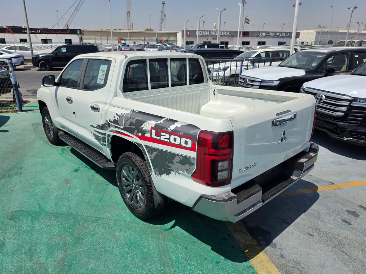 MITSUBISHI L200 DIESEL AUTOMATIC 4X4-3-3