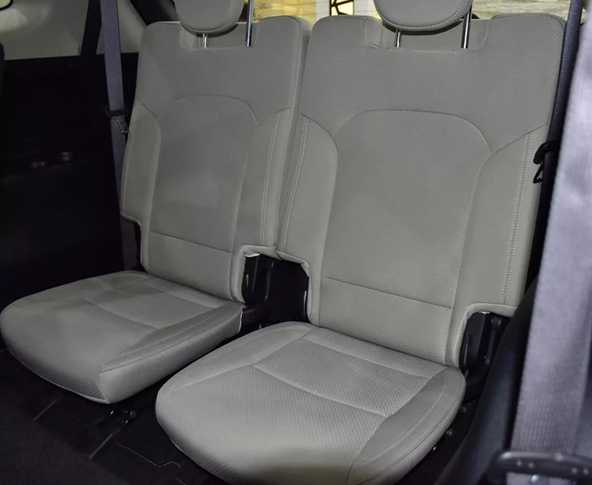 KIA Carens 1.6L ( 2017 Model ) in Beige Color GCC Specs-11-11