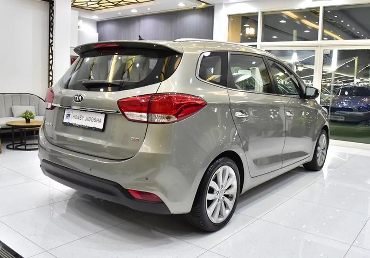 KIA Carens 1.6L ( 2017 Model ) in Beige Color GCC Specs-9-9
